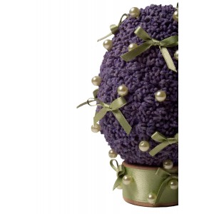 Uovo viola con perle e fiocchi viola € 11,00